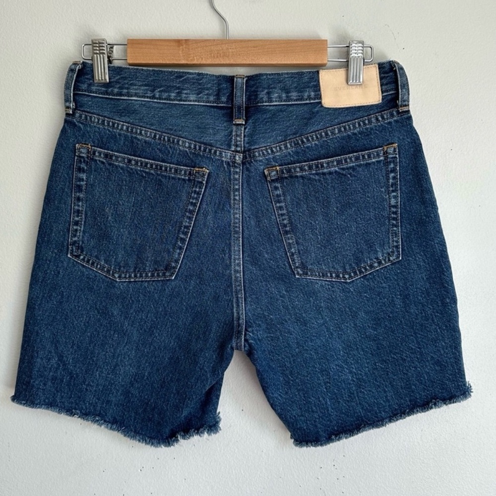 Everlane • The Denim Short in Organic Cotton with Raw Hem - Picture 4 of 5